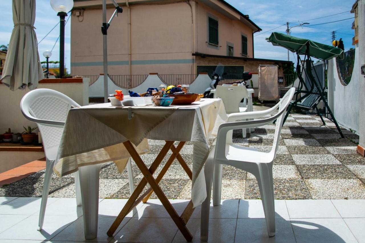 Profumo Di Mare Free Private Parking Included Panzió San Remo Kültér fotó